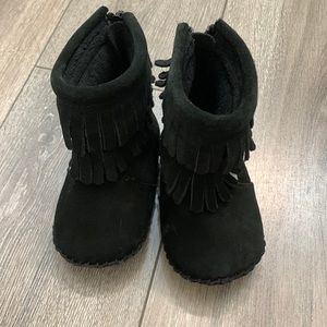 Little love bug- black moccasin boots toddler size 5